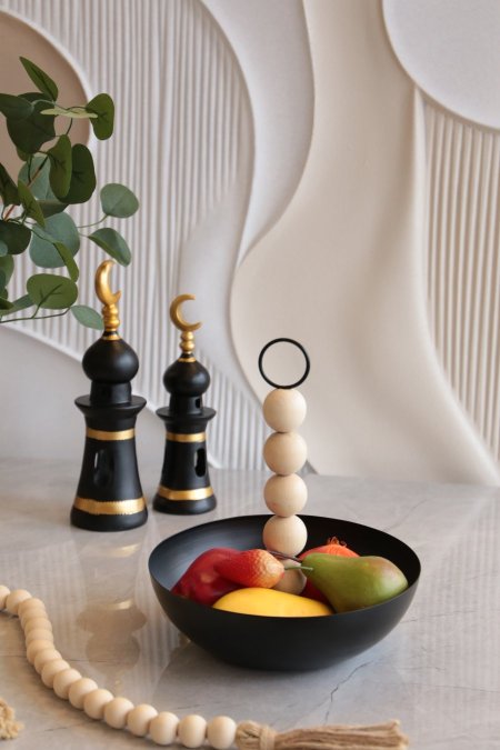 مضيفة اسود دائري 