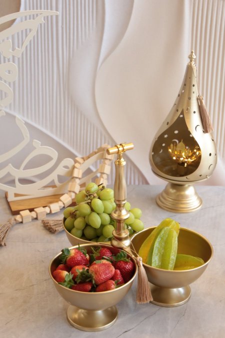 مضيفة 3 صحون مجور 