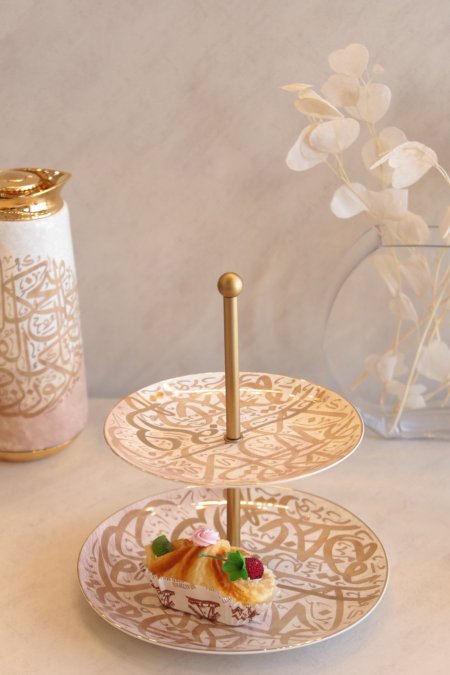 مضيفة طابقين