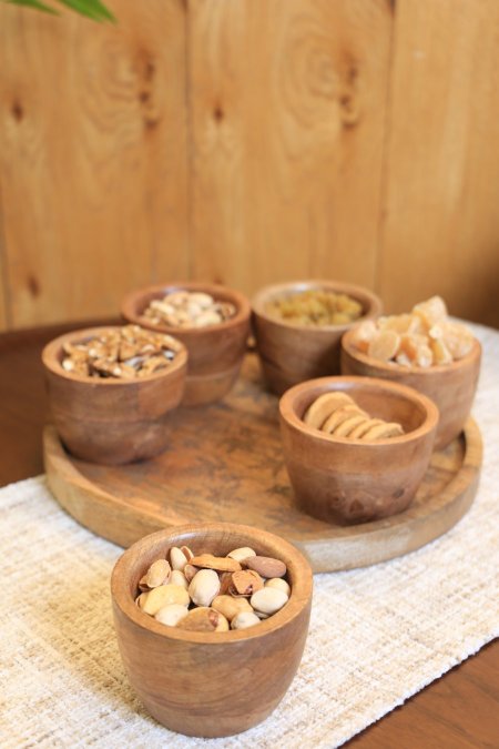 طقم 6 صحون مكسرات مع صينية تقديم خشب