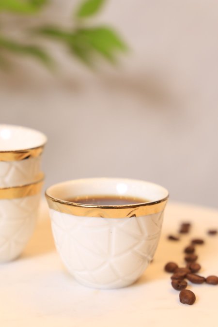 فناجين قهوة سادة 12  ابيض حز ذهبي