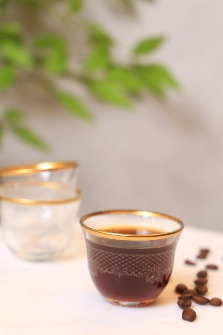 فناجين قهوة سادة 12 شفاف مزخرف ابيض