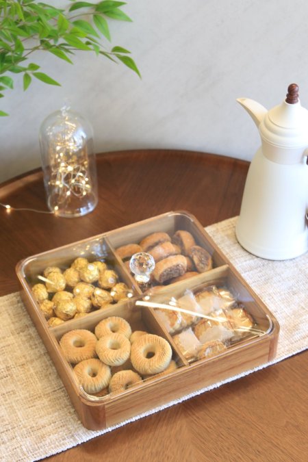 مضيفة مكسرات مقطعة خشب مع غطا