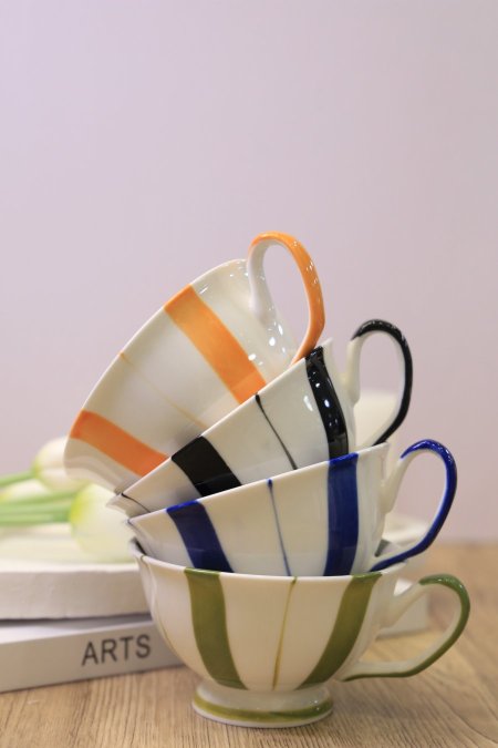 فنجان مع صحن